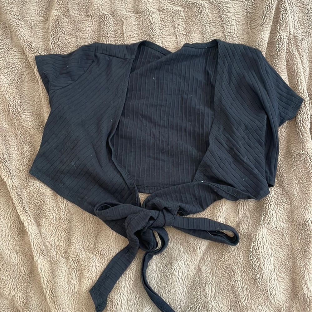 Cropped tie top